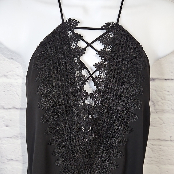 Black Lace Cut Out Front Tank Top - Picture 2 of 6